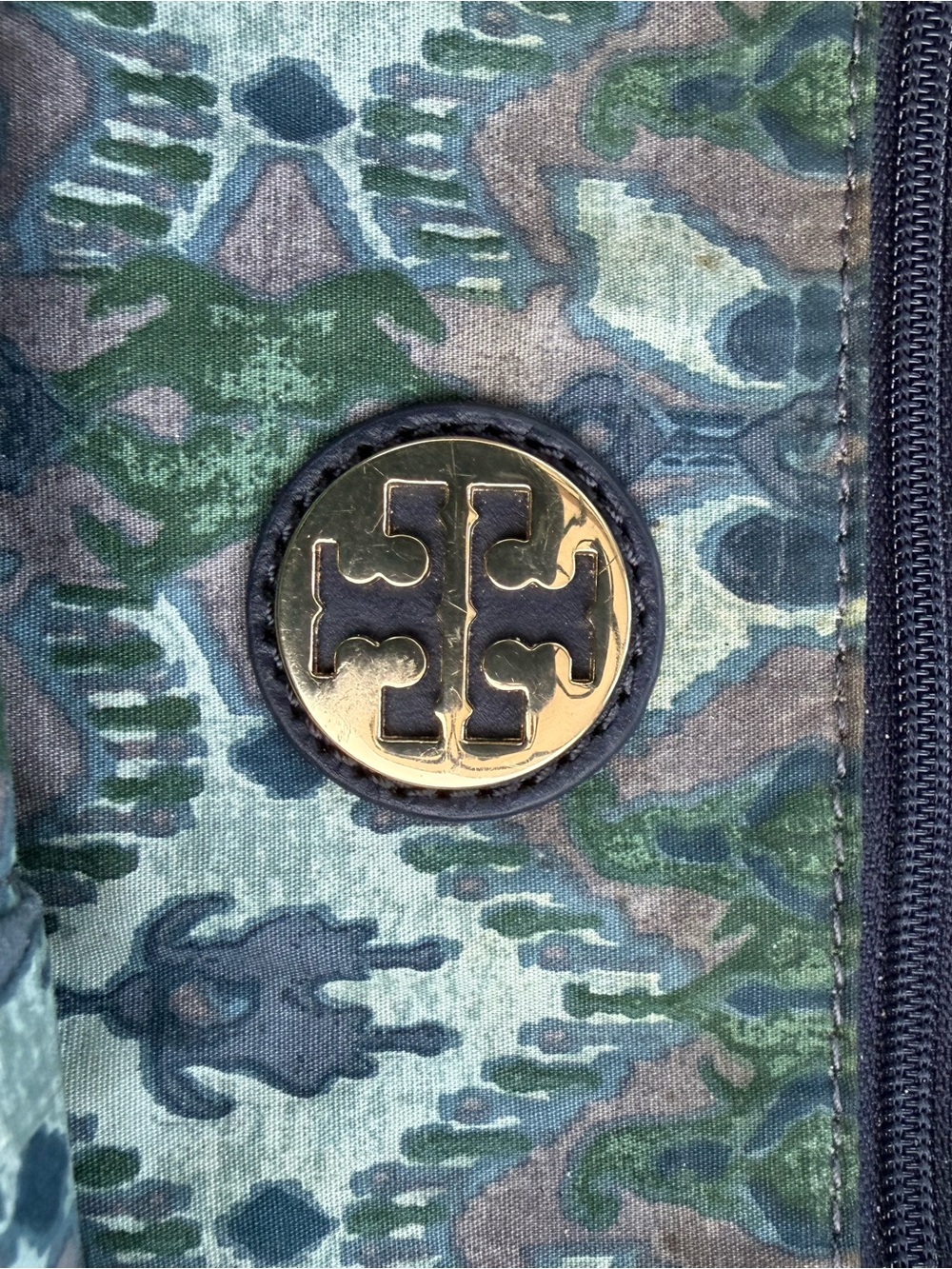 Tory Burch Vintage Navy & Light Blue Striped Canvas Tote with Logo Patch - Beach - Picture 11 of 13